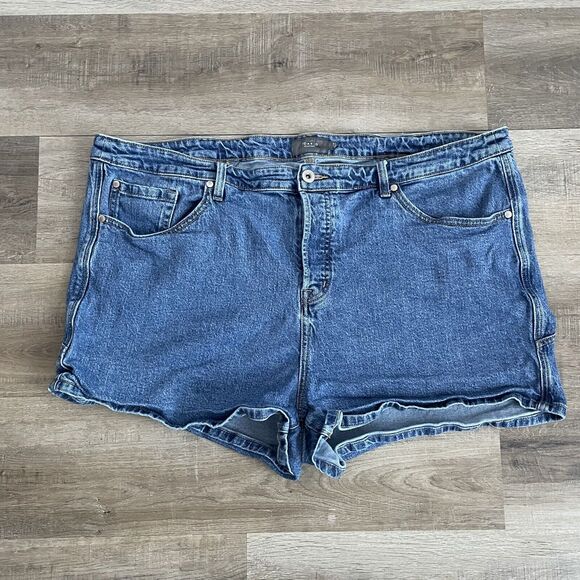 Torrid Plus Size 24 High Waisted 3” Inseam Jean Denim Shorts Star Pockets - Picture 1 of 5